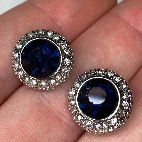 BEAUTIFUL FASHION SET!!!!! - Picture 3 of 6